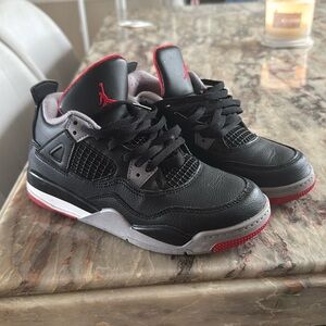 Jordan 4 BRED -kids gently used